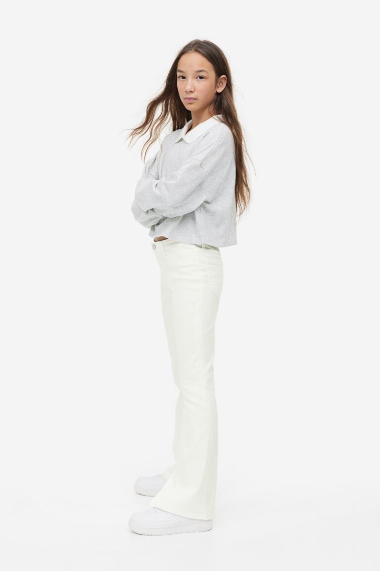 

Суперэластичные расклешенные джинсы H&M