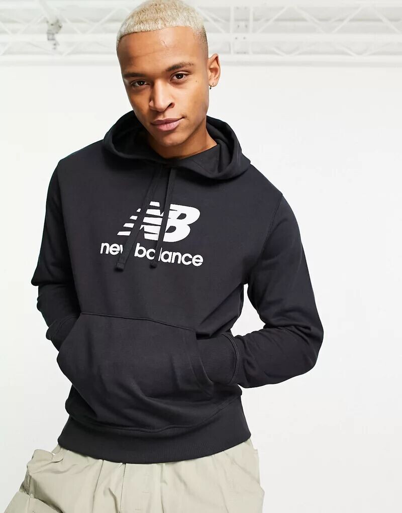 цена Черная флисовая худи с логотипом New Balance Essentials