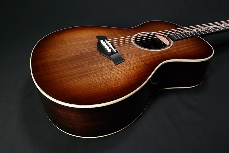 

Акустическая гитара Taylor Custom Shop C22e Custom Grand Concert Acoustic Electric SUPER LIMITED #22