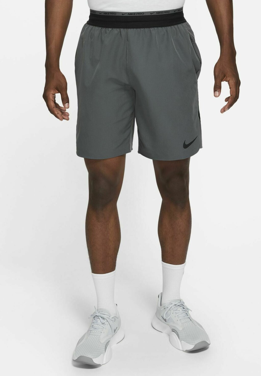 

Спортивные шорты Nike