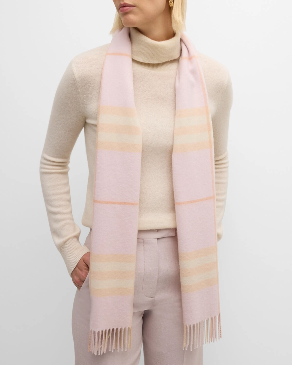 

Кашемировый шарф в клетку Giant Check Burberry, цвет Cameo