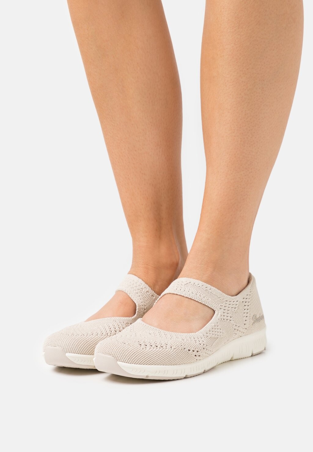 

Кроссовки Skechers