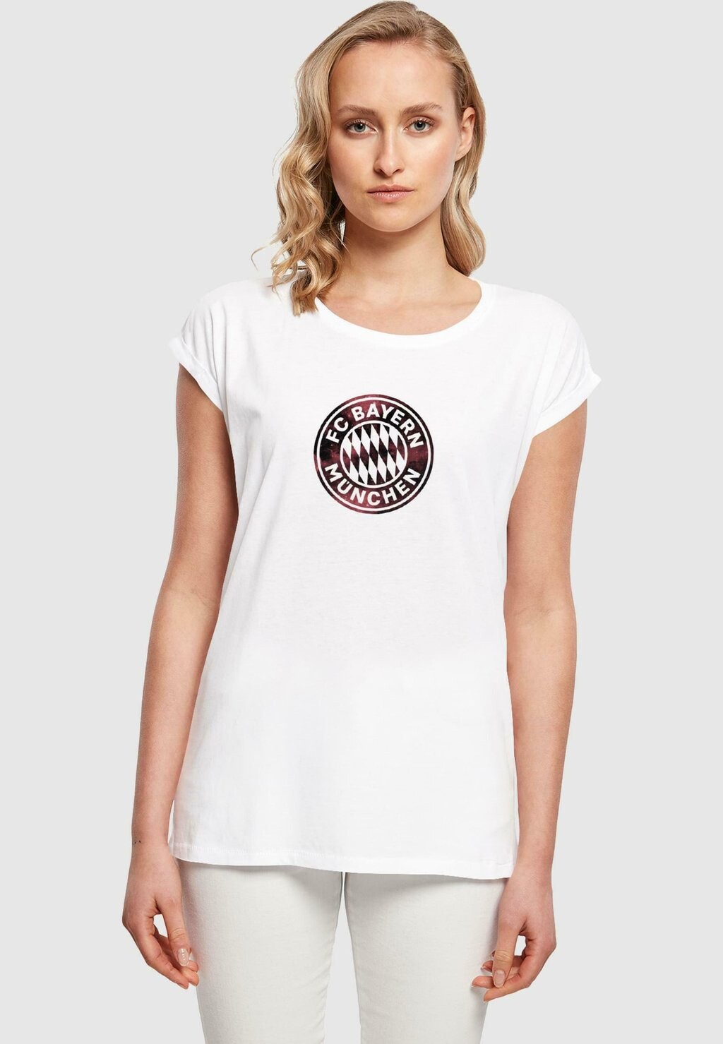 

Футболка с символикой GALAXY LOGO EXTENDED SHOULDER FC Bayern München, цвет white