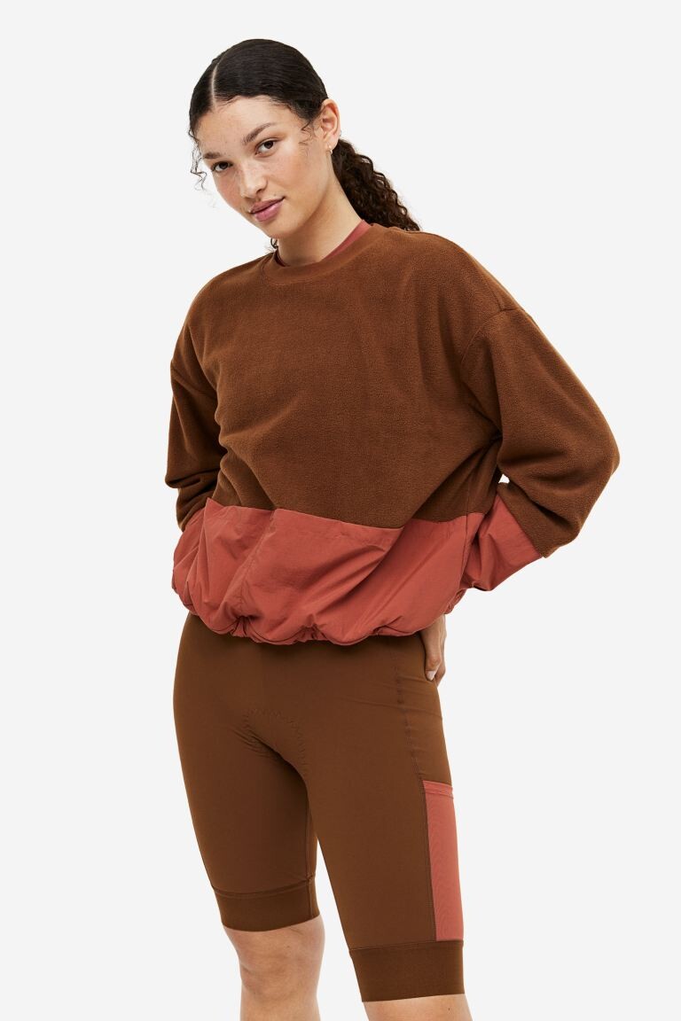 

Флисовый свитер с карманом H&M