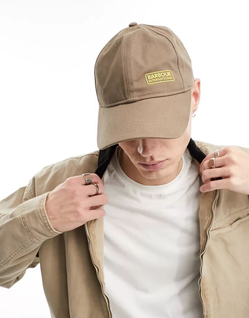 

Светло-коричневая кепка с логотипом Barbour International Norton