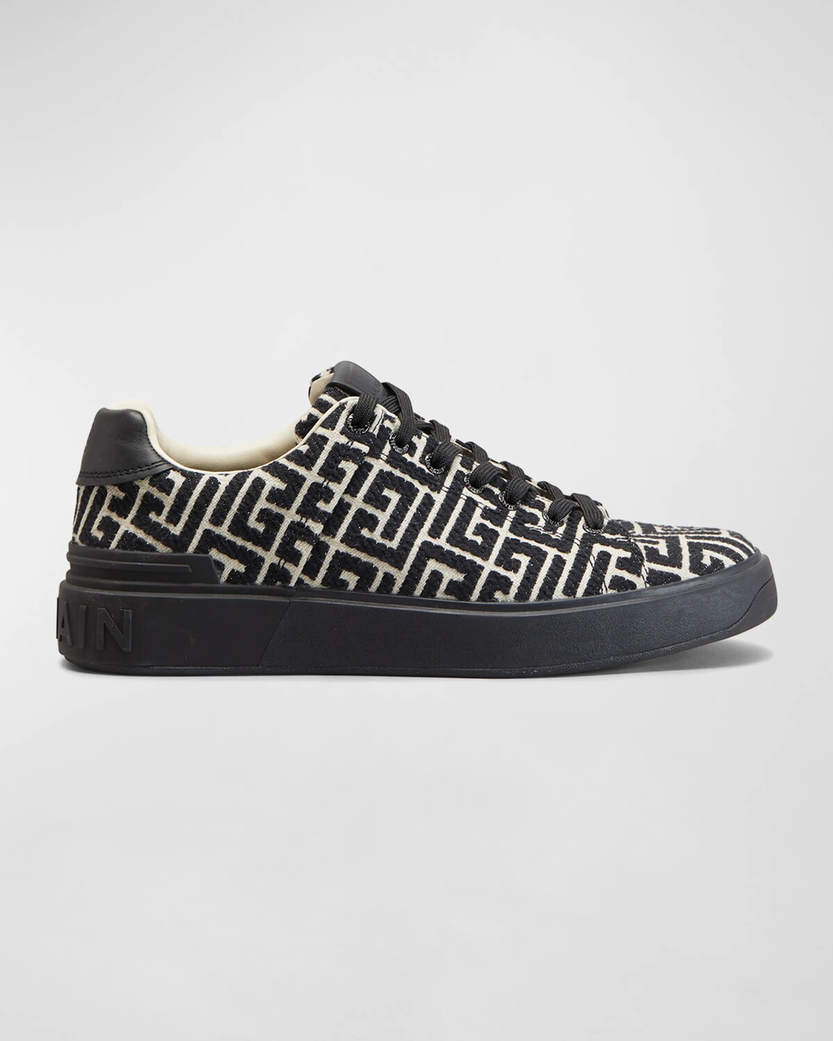 

Мужские низкие кеды B-Court из жаккардовой ткани с монограммой Balmain, цвет Black / Ivory