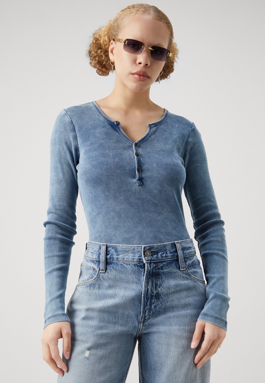

Футболка с длинным рукавом DEEP V INDIGO HENLEY SLIM L\S WMN G-STAR, синий