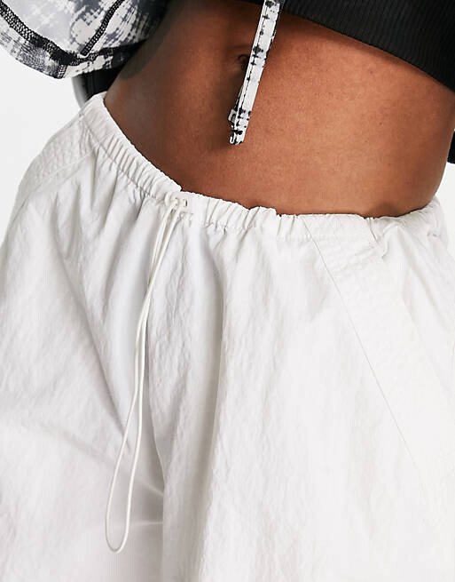 

Белые брюки карго с парашютом ASOS DESIGN, Белый