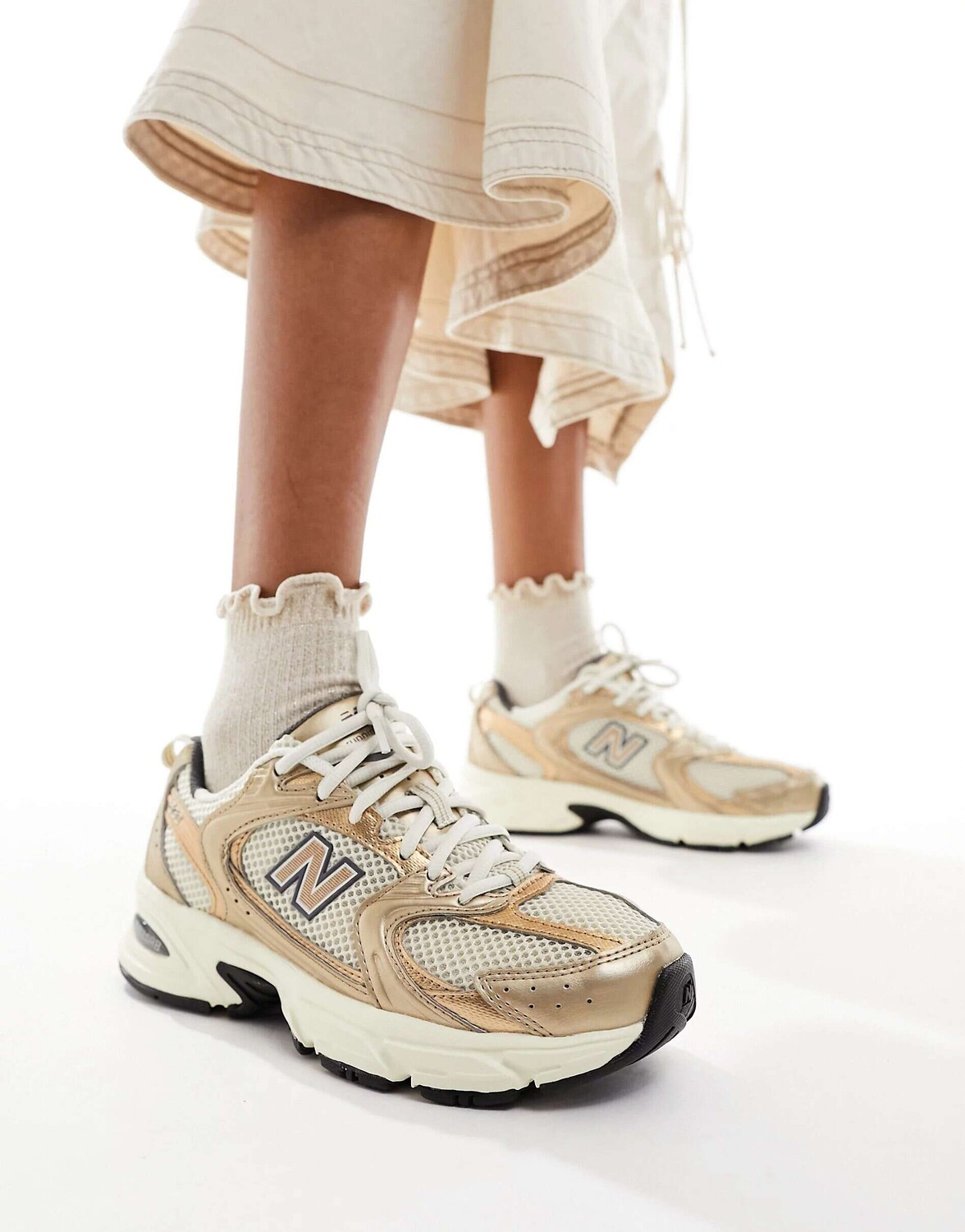 

Кроссовки New Balance 530 цвета металлической бронзы