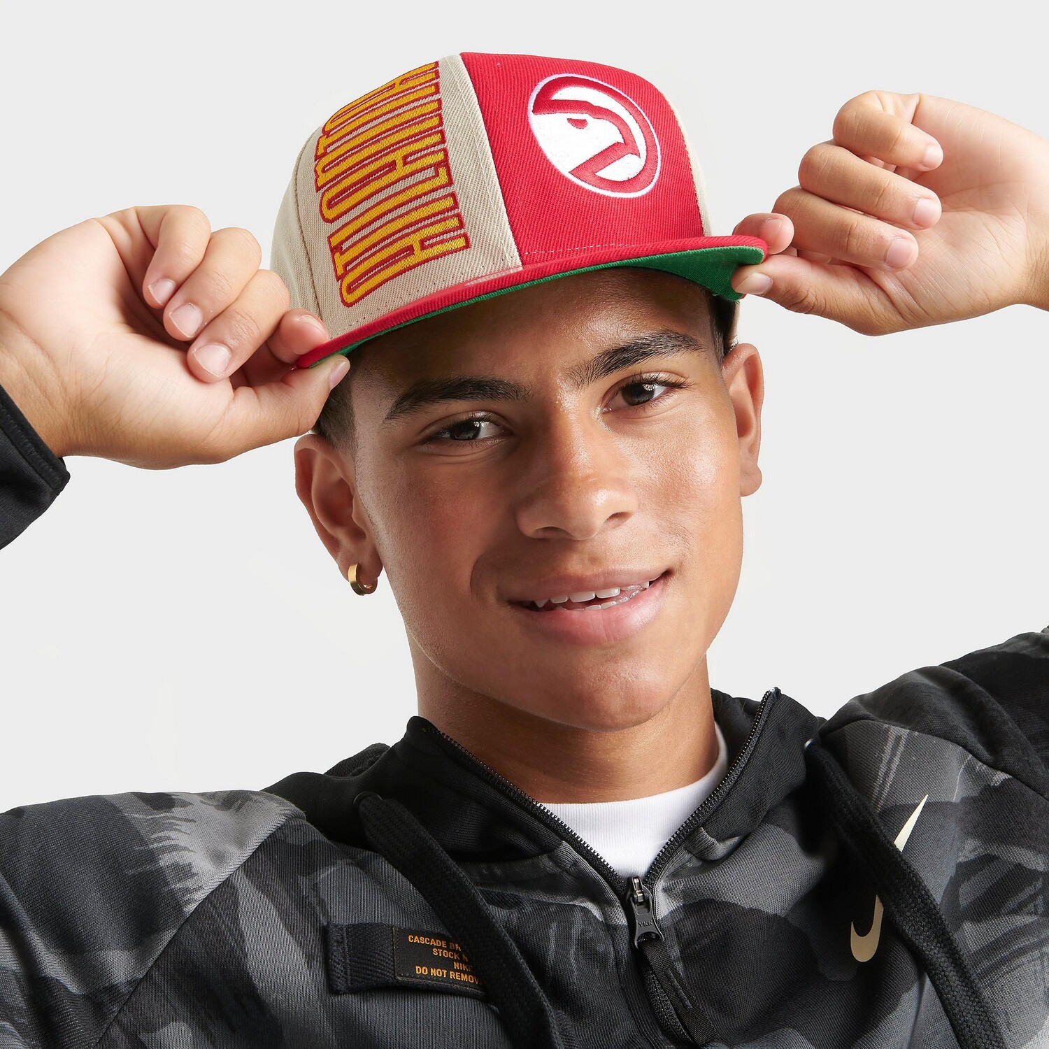 

Кепка NBA Mitchell & Ness Atlanta Hawks с поп-панелью, красный