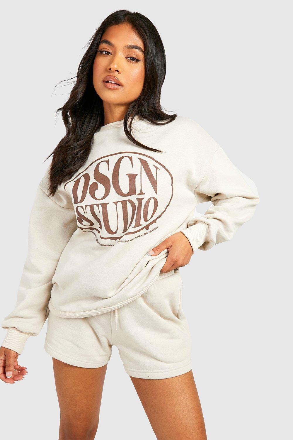 

Спортивный костюм свитшот с принтом petite Boohoo, серый