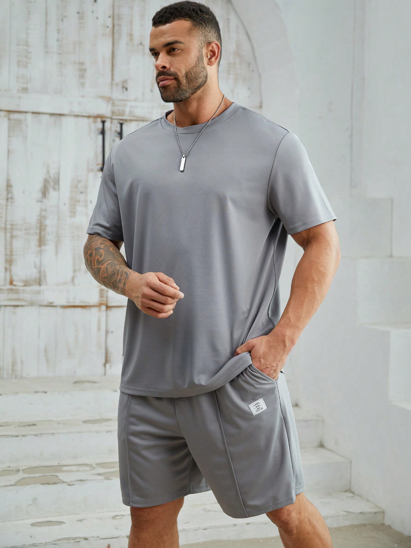 Мужская повседневная трикотажная футболка с короткими рукавами и прямые шорты Manfinity Homme, серый кофта вязаная с коротким рукавом 42 44 размер