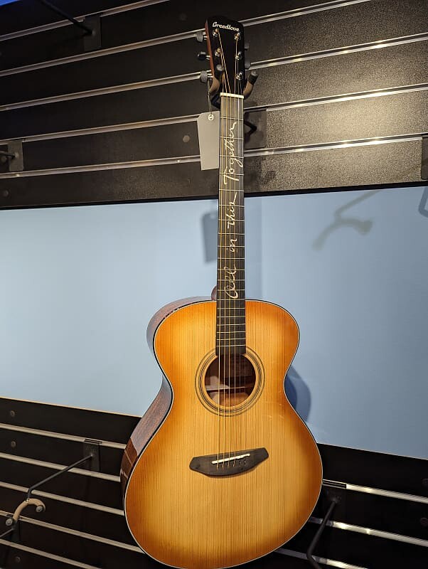 

Акустическая гитара Breedlove Jeff Bridges Signature Concert Copper E Dreadnought A/E Guitar w/ Embroidered Gig Bag