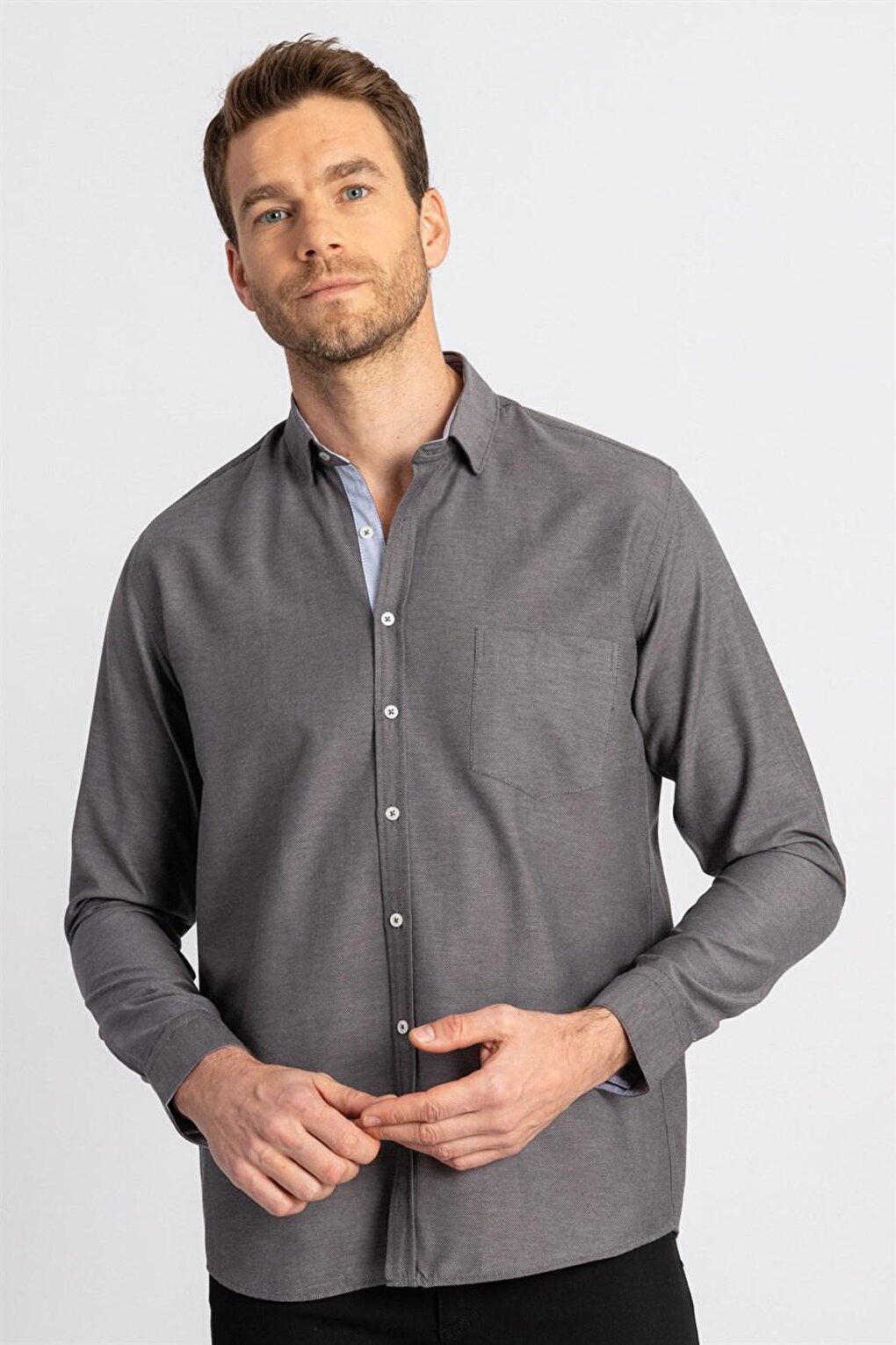 Классическая хлопковая простая мужская оксфордская рубашка серого цвета с легким глажением TUDORS, серый