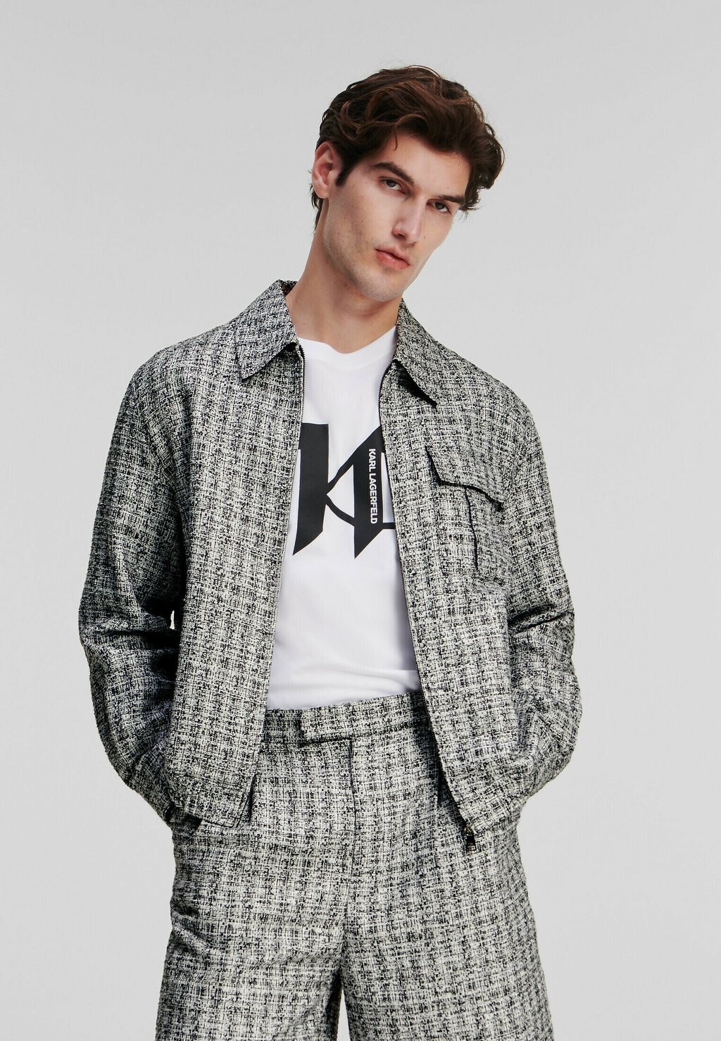 

Куртка KARL LAGERFELD БУКЛЬ, цвет black white