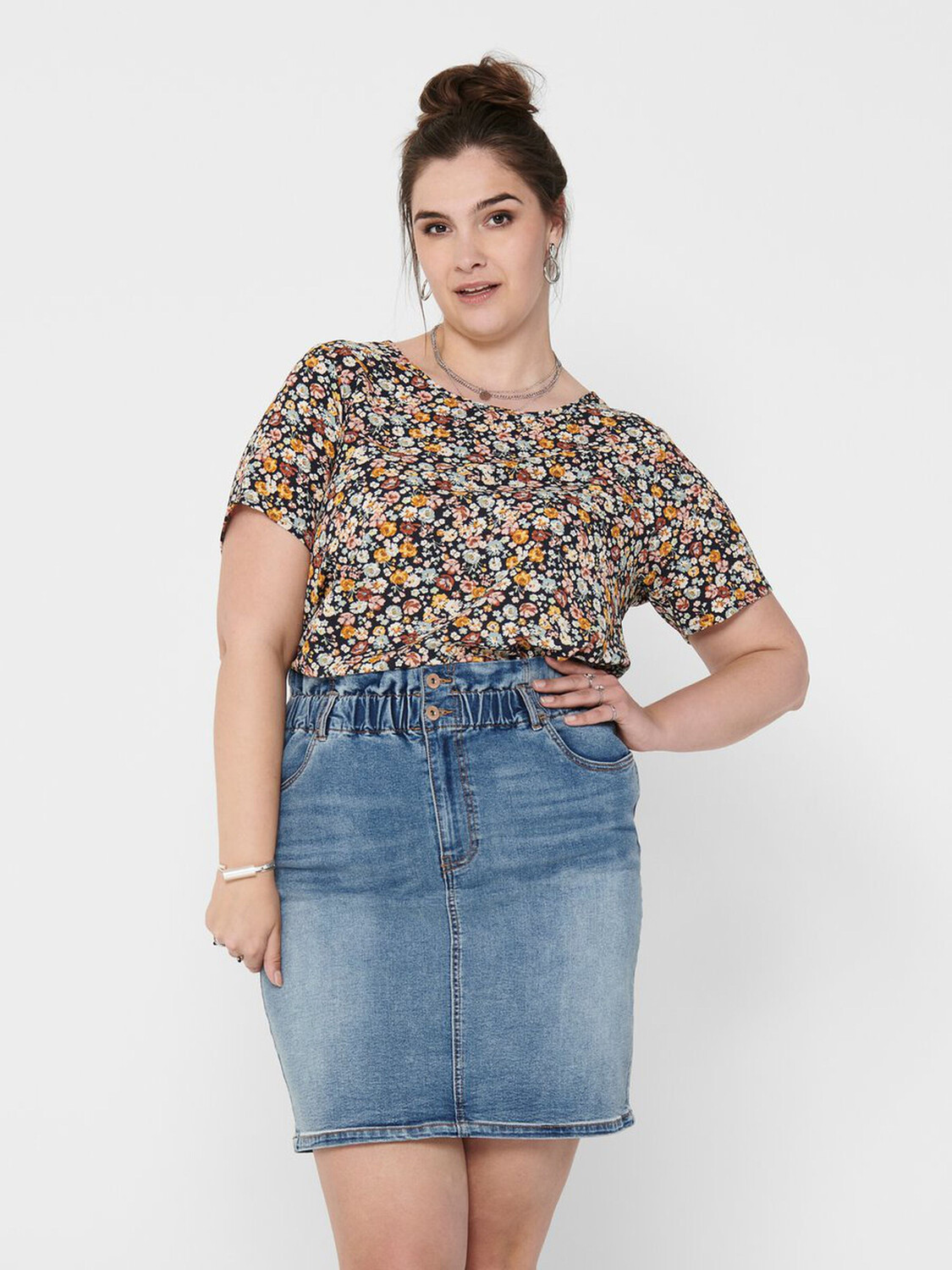 

Блуза ONLY Kurzarm Design Plus Size Curvy Shirt CARVICA Übergröße, синий