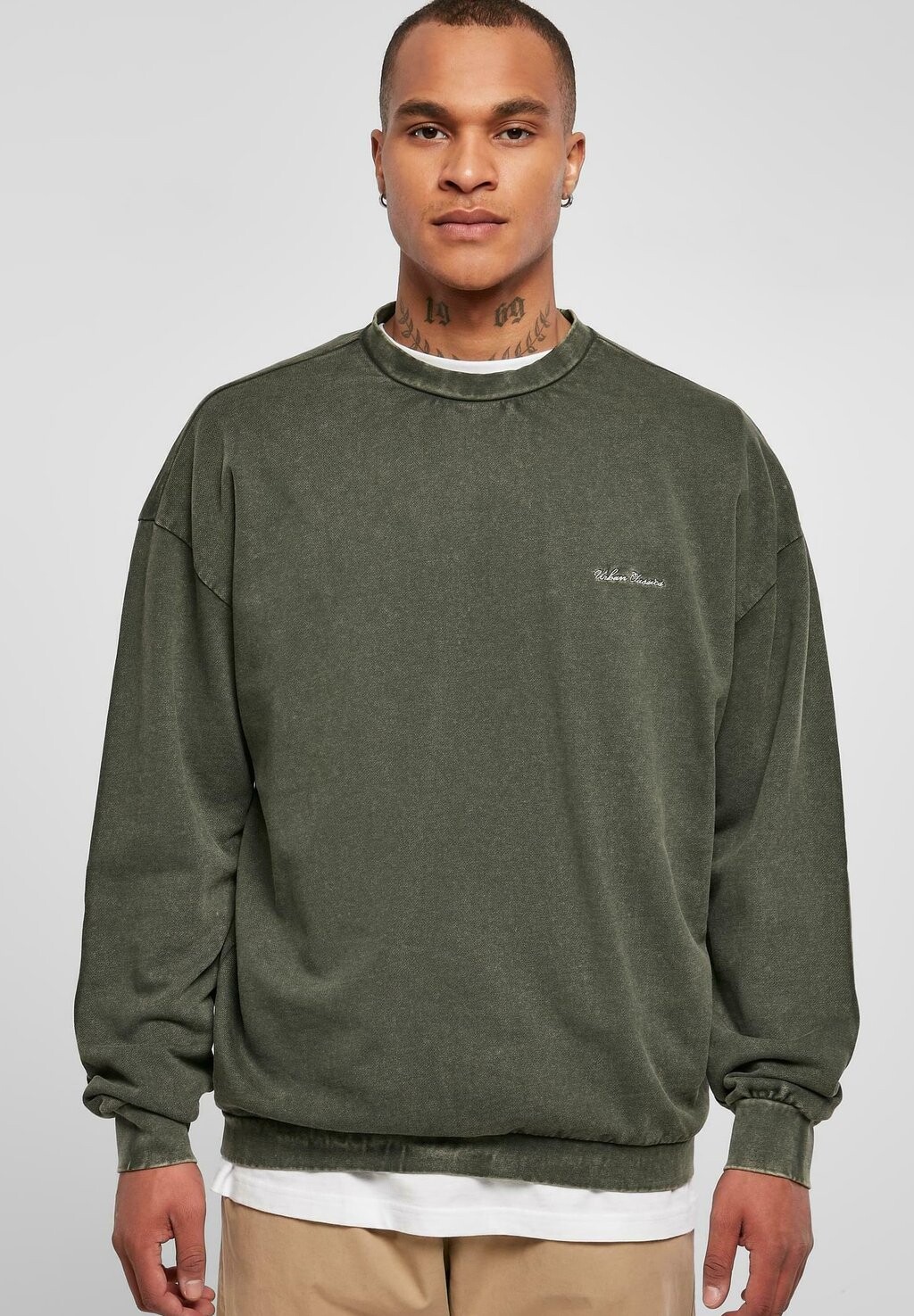 

Толстовка SMALL EMBROIDERY CREW Urban Classics, бутылочно-зеленый