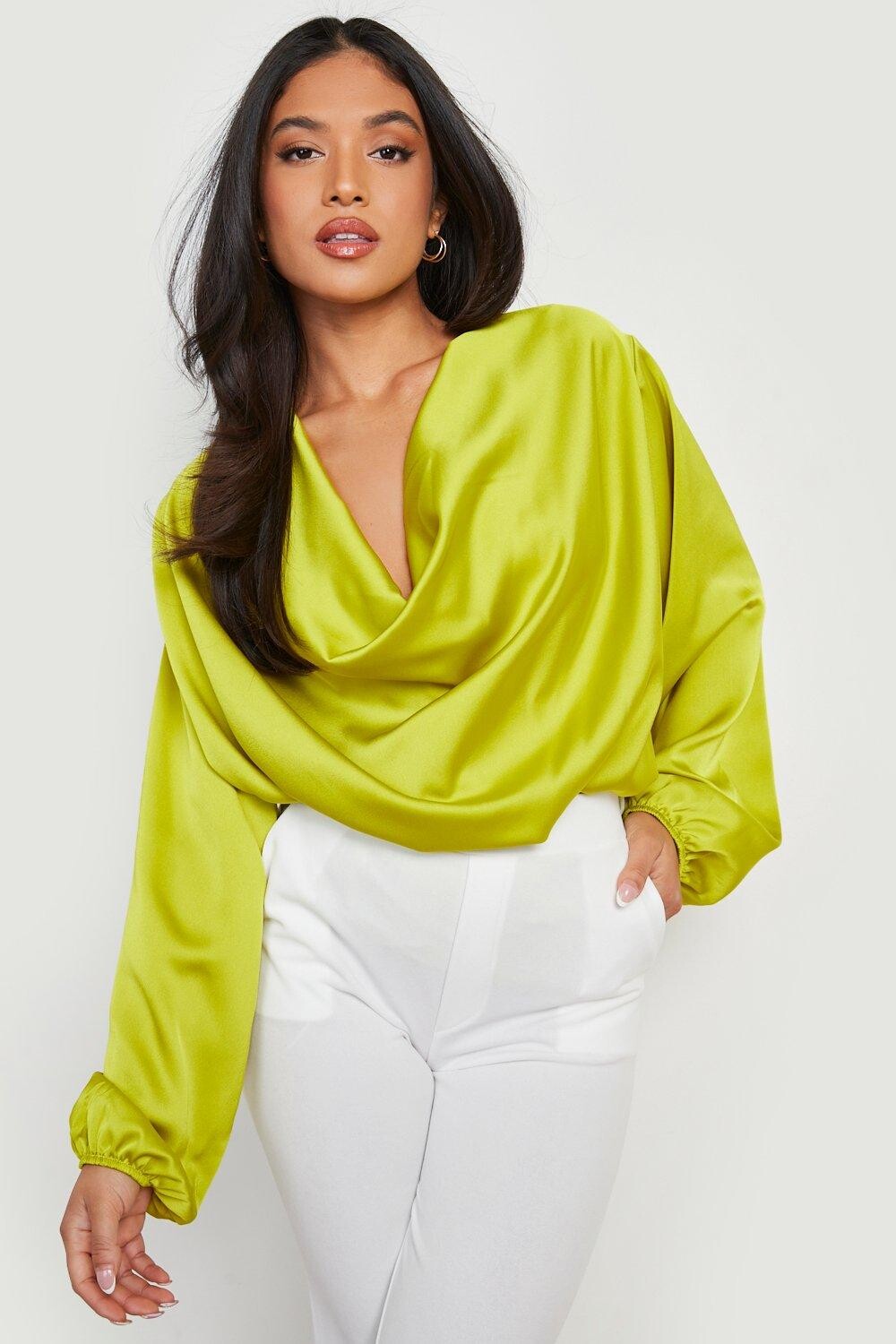 

Блузка с длинным рукавом из атласного капюшона petite Boohoo, лаймовый