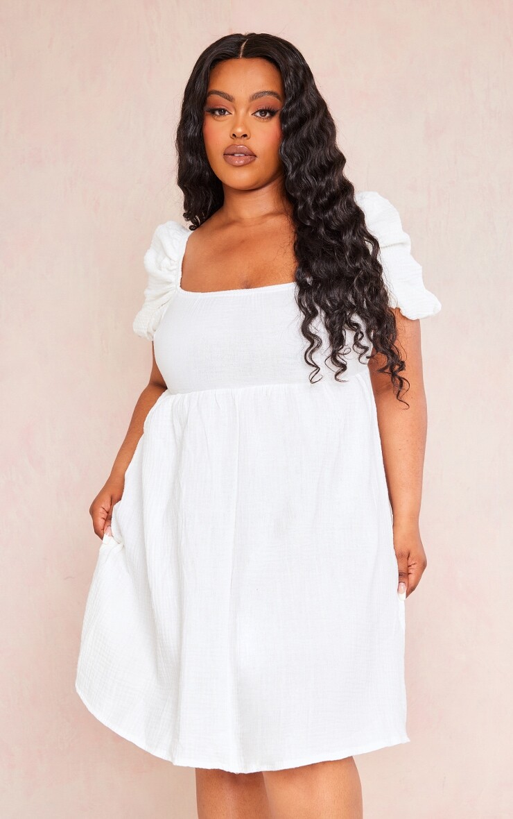 

PrettyLittleThing Белое платье прямого кроя с объемными рукавами и фактурным льняным узором