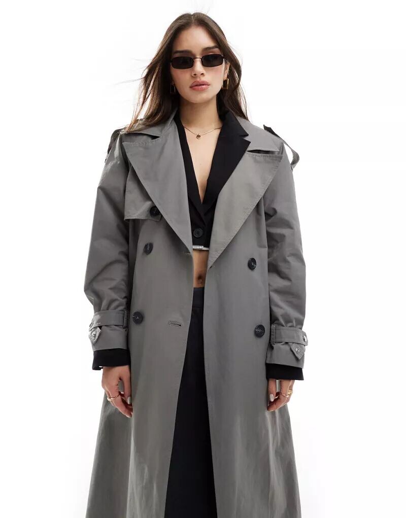 

Серый тренч макси Bershka