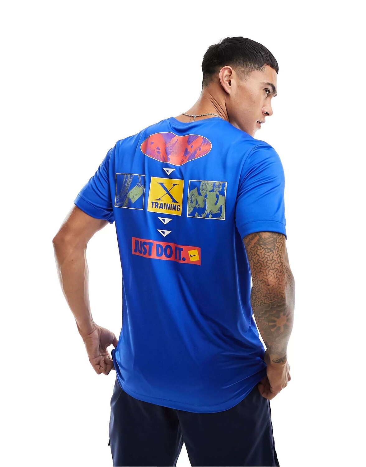 

Ярко-синяя футболка с перекрестным рисунком Nike Dri-FIT, Синий
