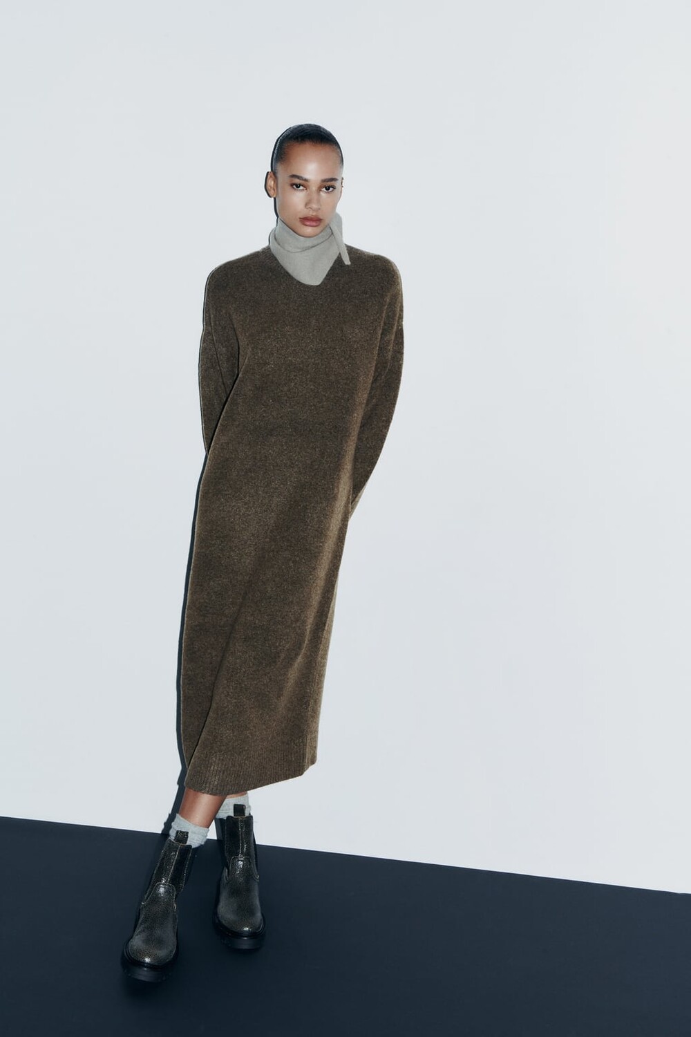 

Платье миди мягкой вязки ZARA, коричневый