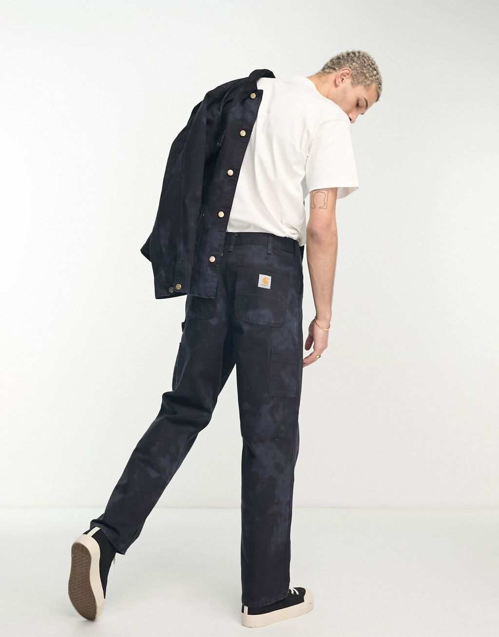 

Черные брюки прямого кроя Carhartt WIP, окрашенные до колена
