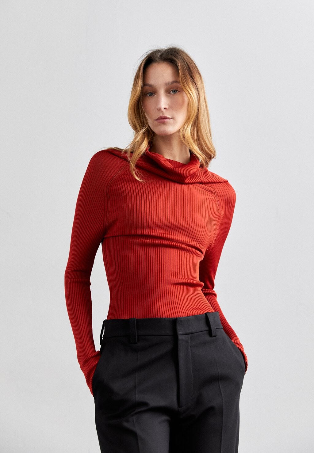 

Свитер Polo Neck Victoria Beckham, цвет bordeaux