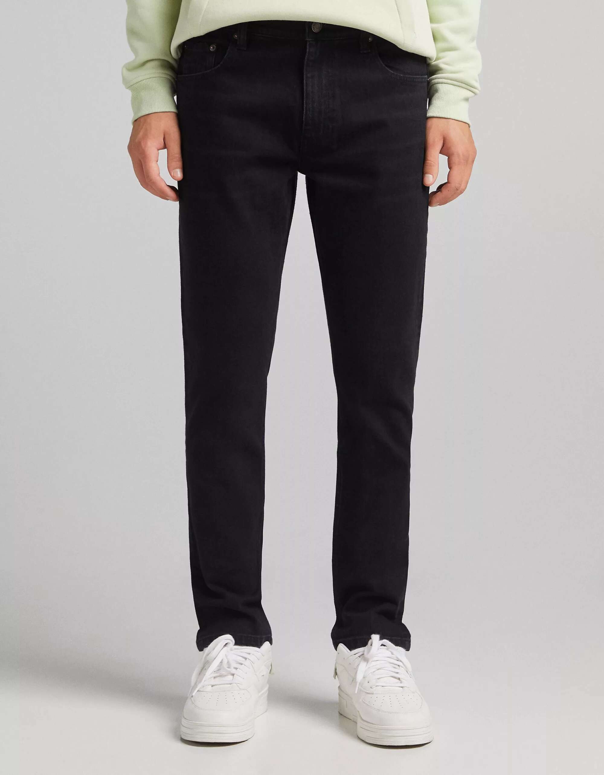 Черные узкие джинсы Bershka джемпер bershka легкий 44 размер