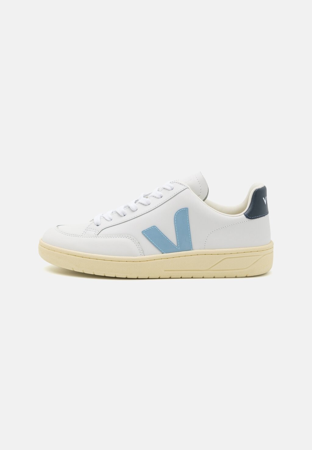 

Кроссовки Veja Fair Trade Sarl, экстра-белый / сталь nautico