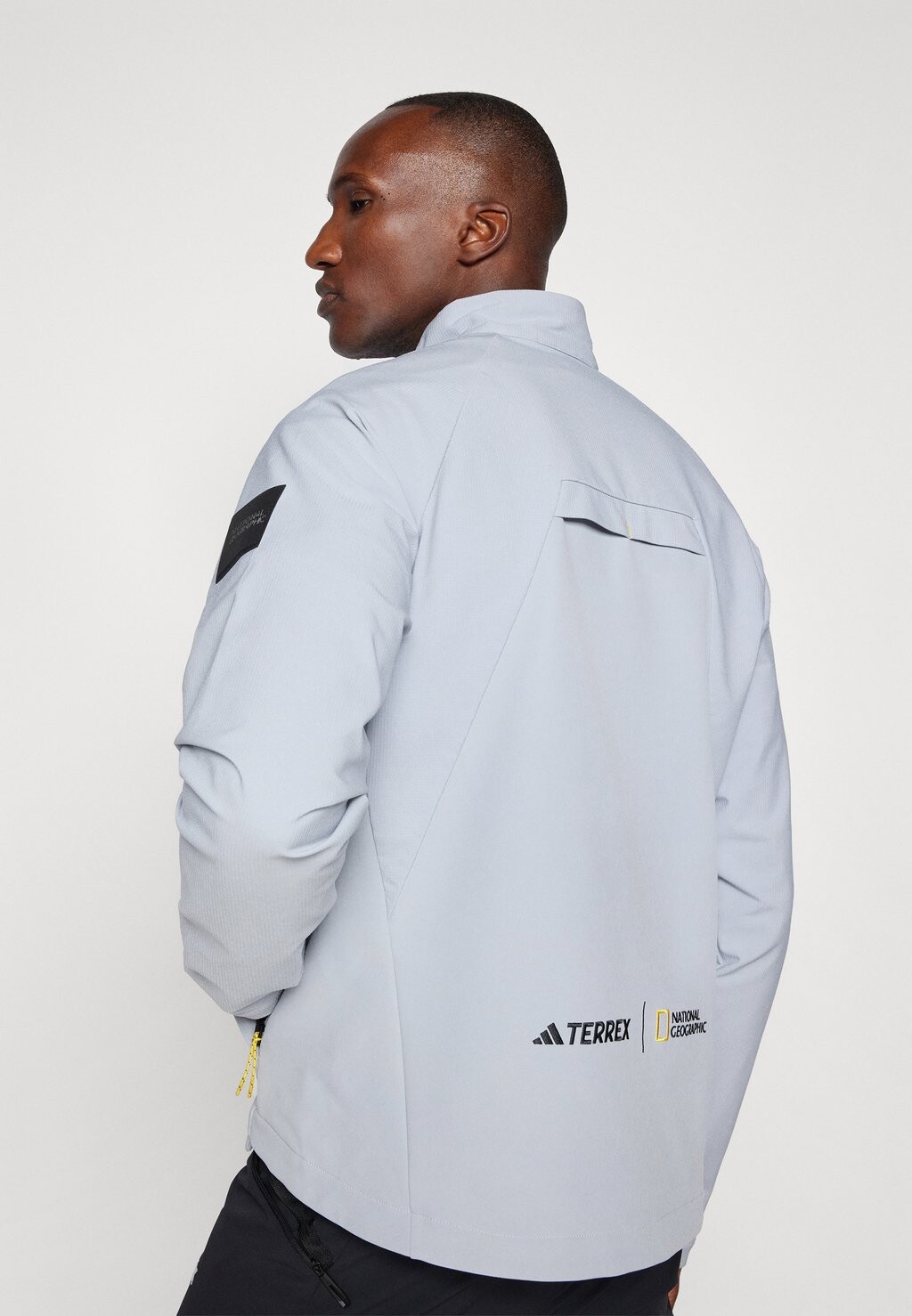 

Куртка из софтшелла NATIONAL GEOGRAPHIC JACKET adidas, серебристый