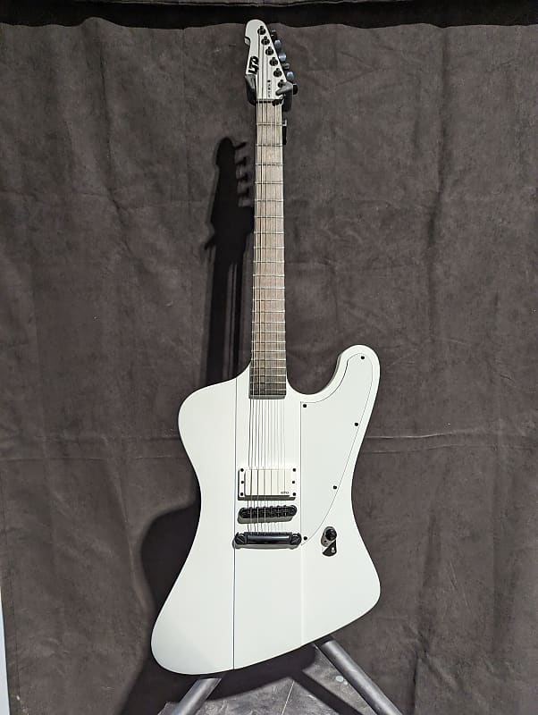 

Электрогитара ESP LTD Phoenix Arctic Metal Snow White Satin Electric Guitar