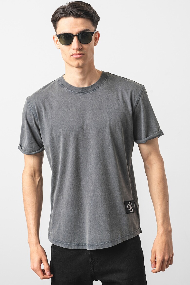 

Хлопковая футболка с закатанными рукавами Calvin Klein Jeans, черный