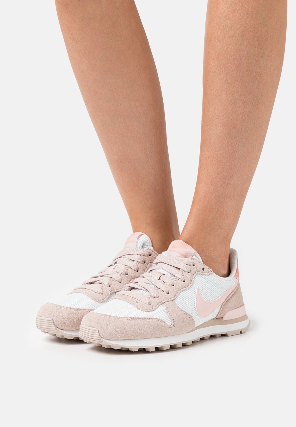 

Кроссовки Nike Internationalist, саммит белый