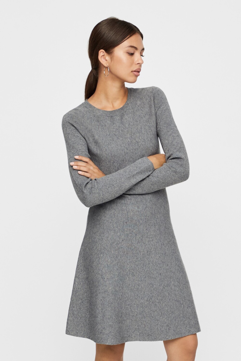 

Трикотажное платье с длинными рукавами VERO MODA, серый