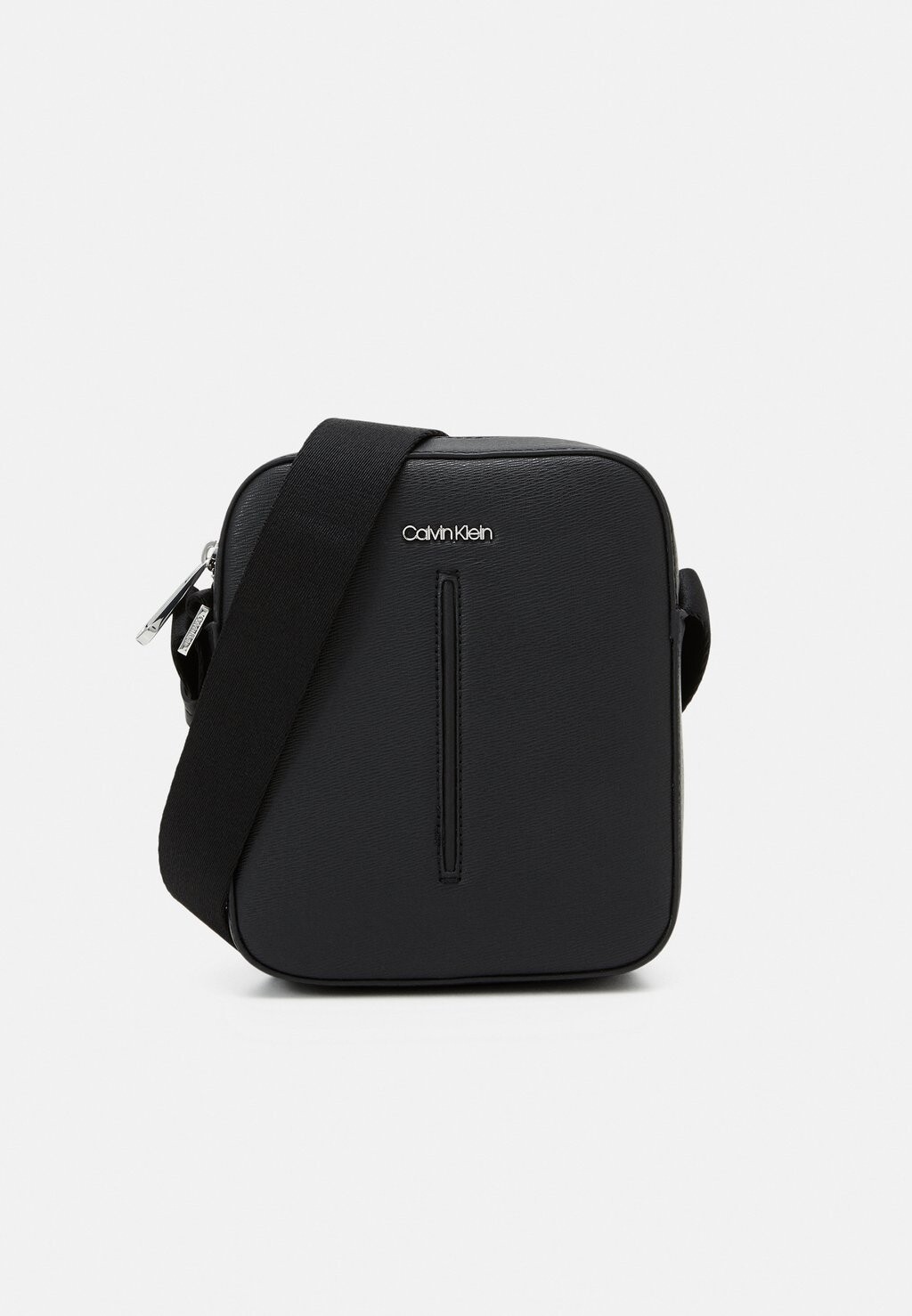 

Сумка через плечо Calvin Klein, черный