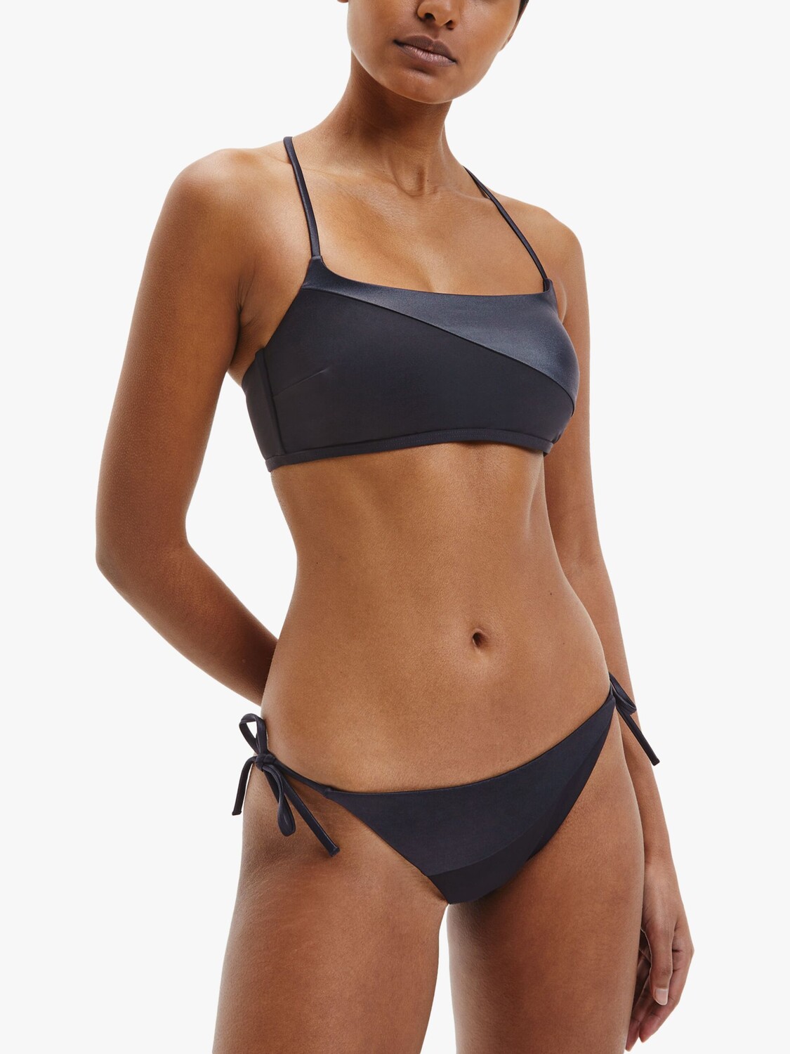 

Плавки бикини Calvin Klein Core Essentials, черные