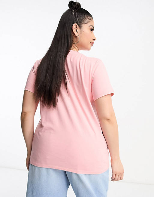 цена Розовая футболка с логотипом Levi's Plus