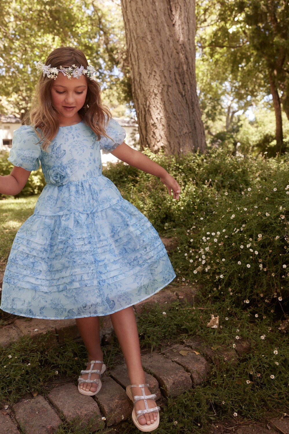 

Платье миди из органзы с цветочным узором Laura Ashley, синий