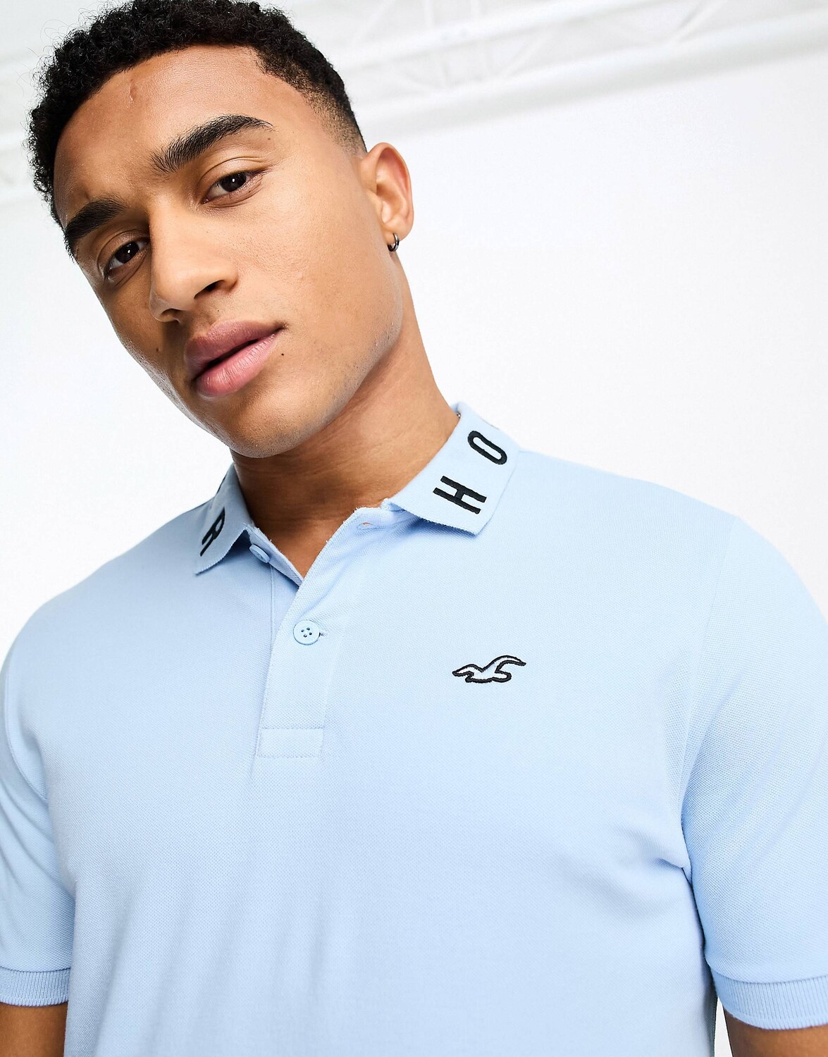 

Голубое поло из пике с воротником и логотипом Hollister, Синий