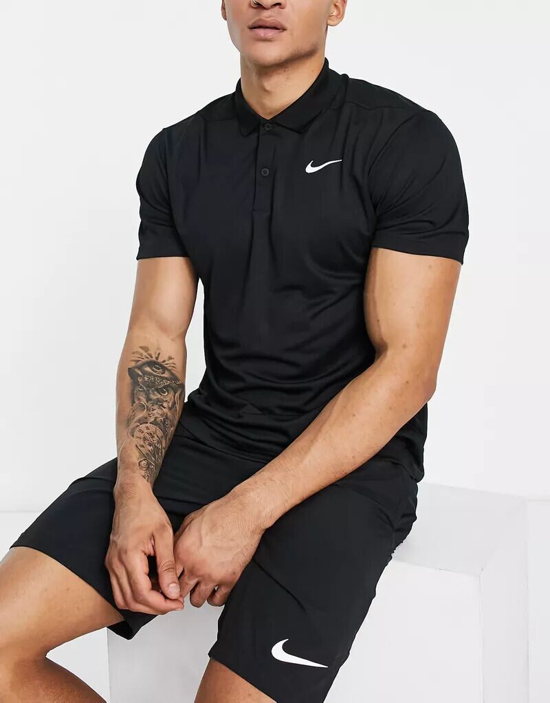 

Черная футболка-поло с логотипом на груди Nike Victory