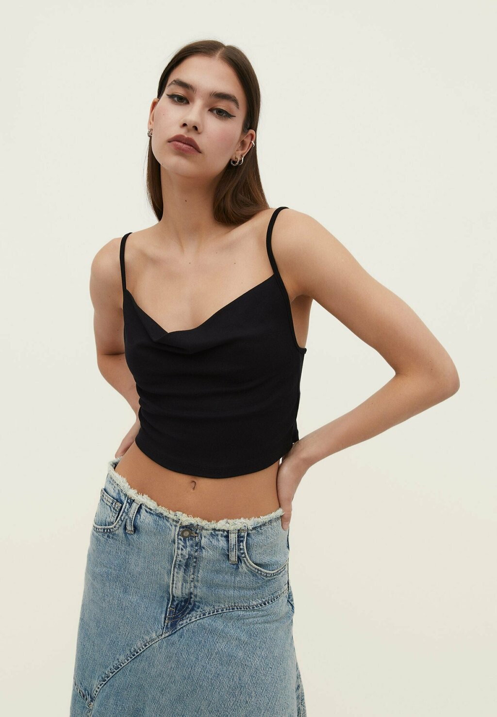 

Топ Stradivarius, черный