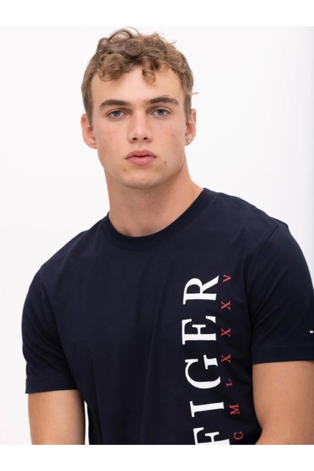 

Футболка Tommy Hilfiger, черный