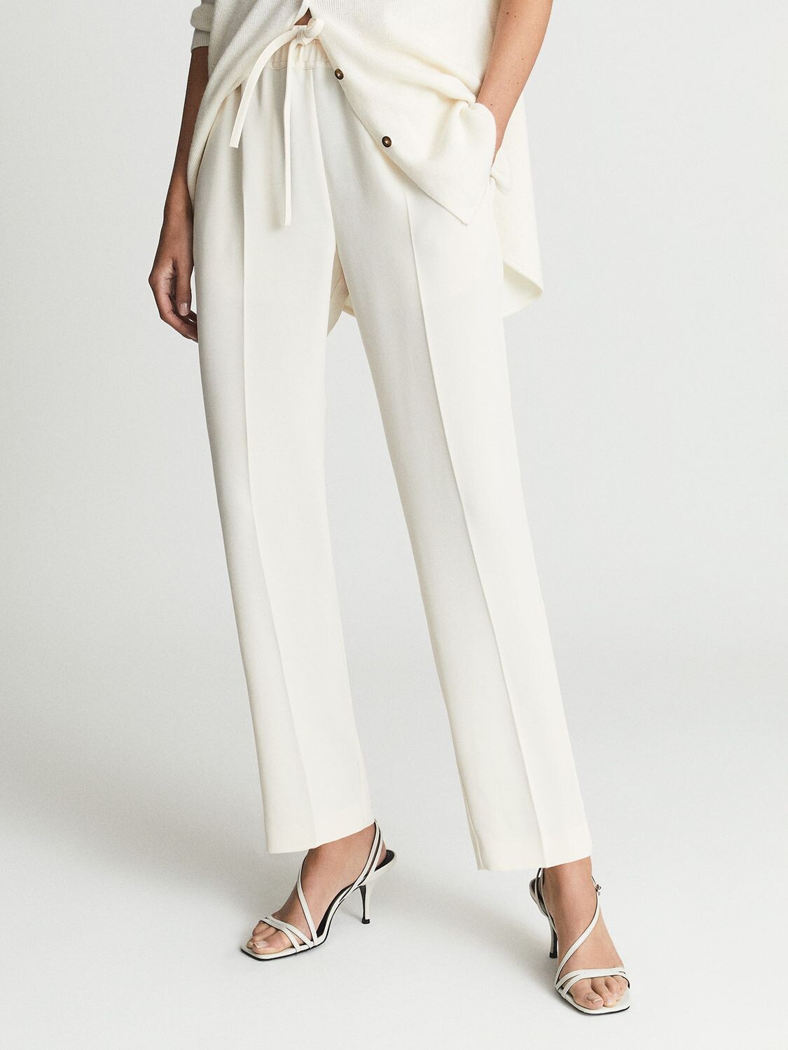 

Укороченные брюки Petite Hailey Reiss, крем