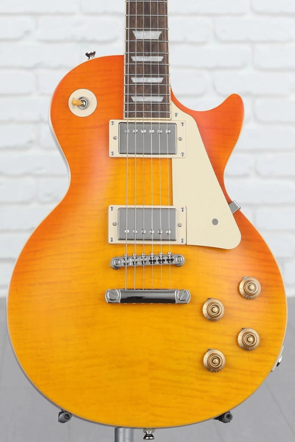 

Электрогитара Les Paul Standard 1959 года ограниченной серии Epiphone — эксклюзив для сладкой воды состаренного цвета Honey Burst Gloss