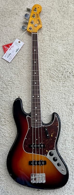 

Басс гитара Fender American Vintage II 1966 Jazz Bass, 3-Color Sunburst w/Case - lbs