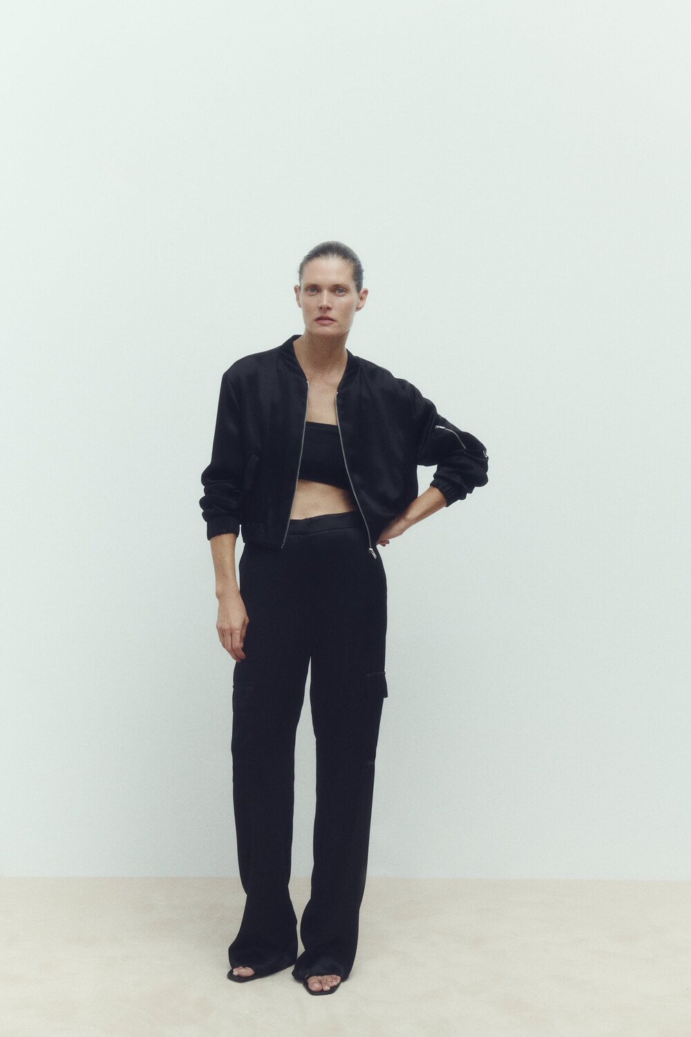 

Атласные брюки карго Zara, черный