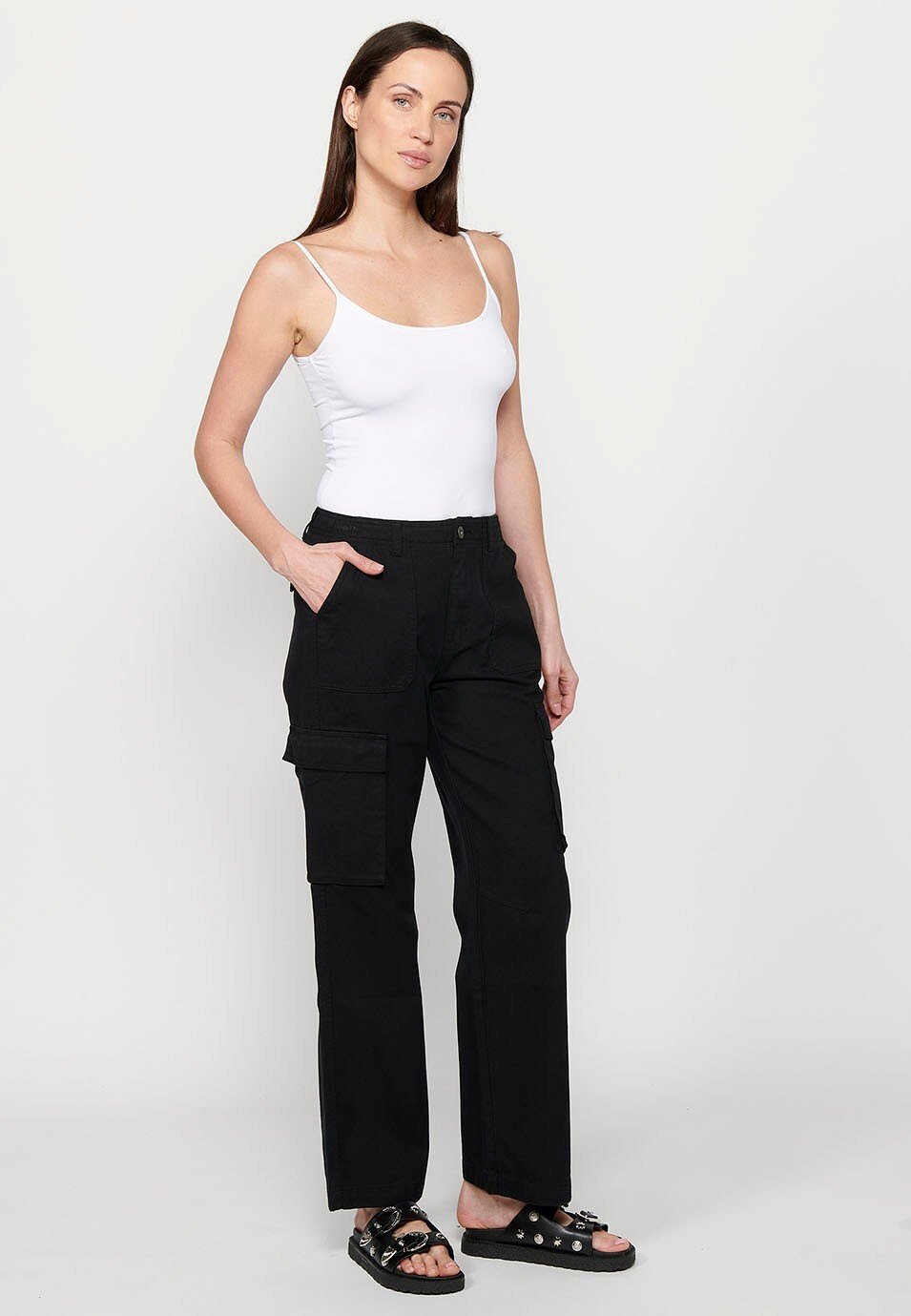 

Брюки Koroshi 2412PT26 Straight Fit cargo, черный