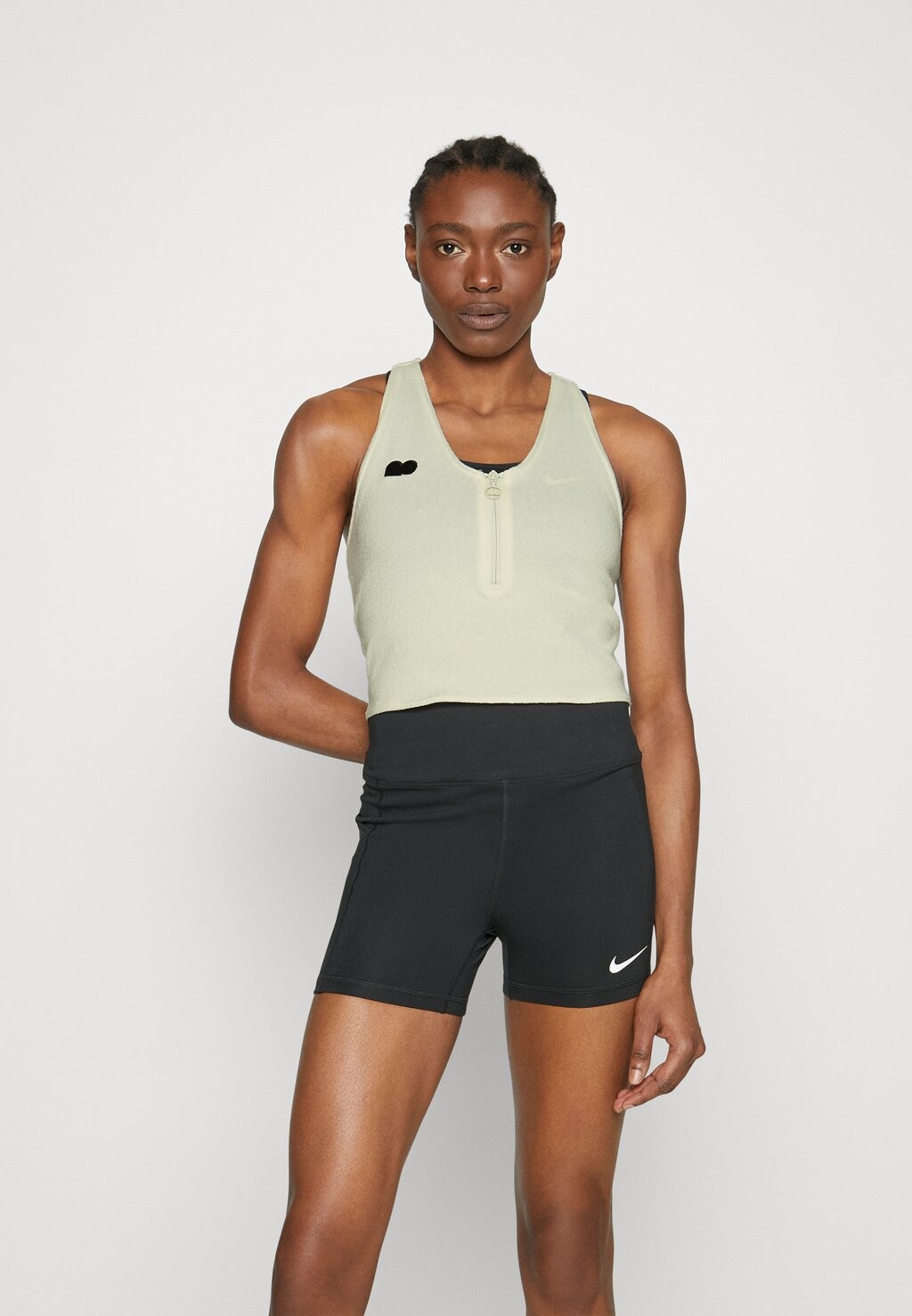 

Топ Nike