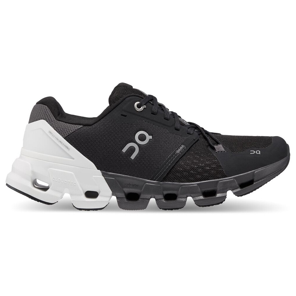 

Беговая обувь On Women's Cloudflyer 4, цвет Black/White